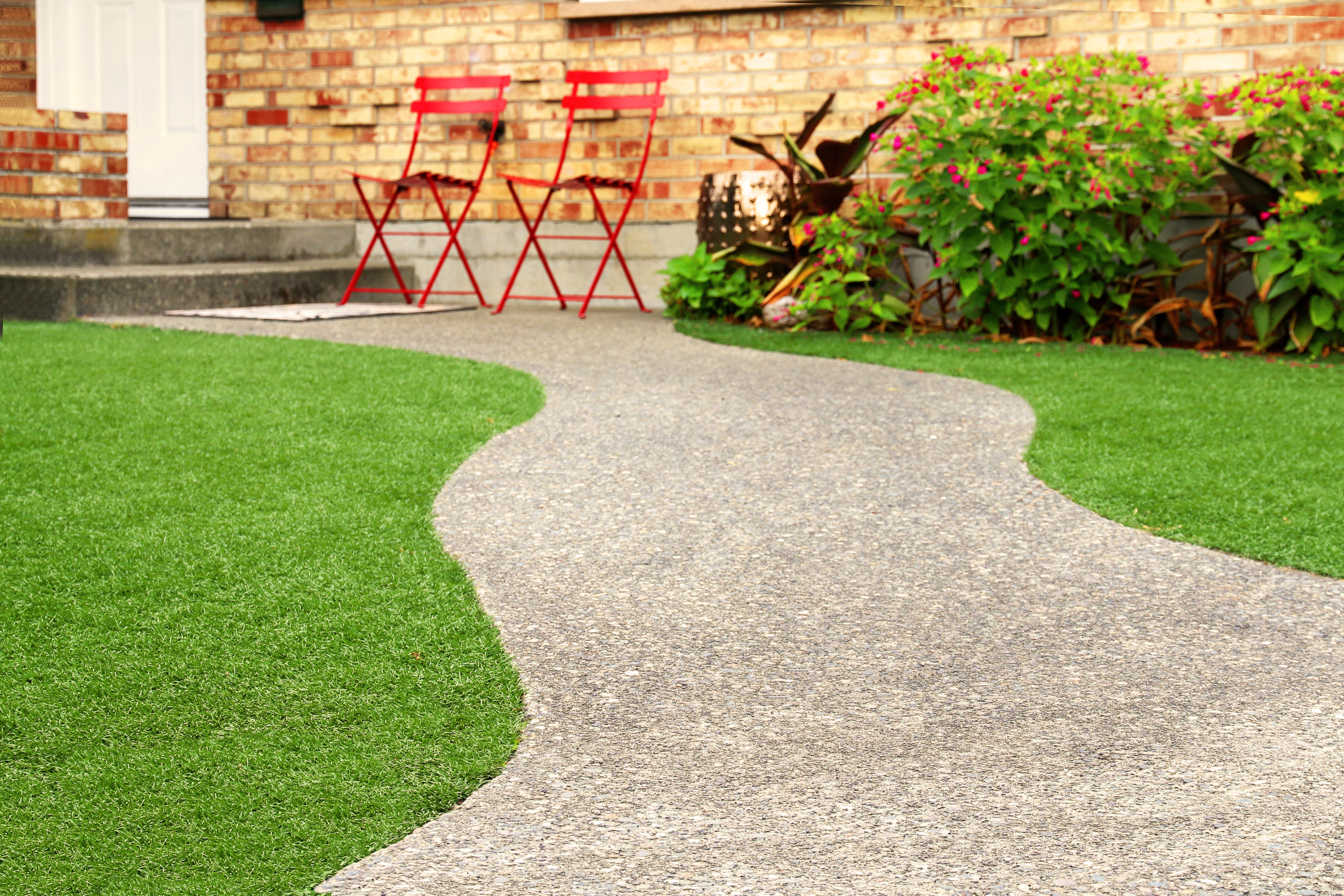 Artificial lawn or real lawn?